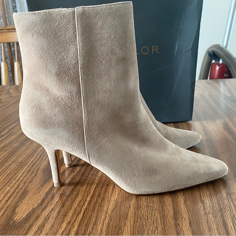 Ann Taylor Kody heeled suede booties 9.5M women’s NWT